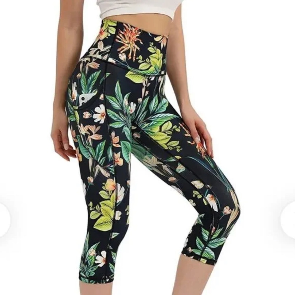 Ododos High-Rise Capri Leggings Size Medium Black Tropical Print - Picture 2 of 9